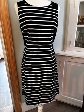 Net Tommy Hilfigure Classic navy  and White Striped Sleeveless Dress